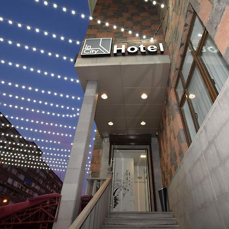 In City Hotel Ереван Екстериор снимка